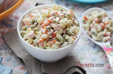 Оливье с колбасой...