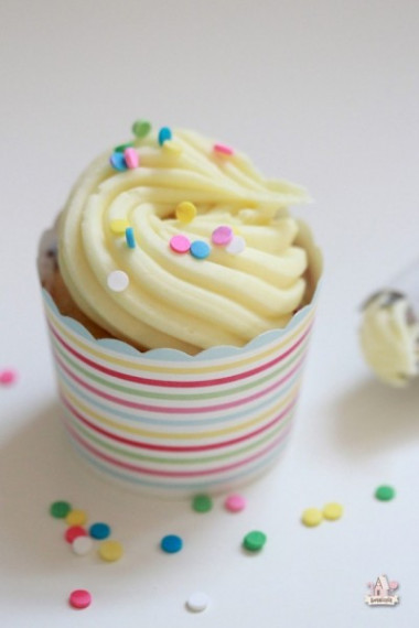Golden Vanilla Dream Cupcake Recipe