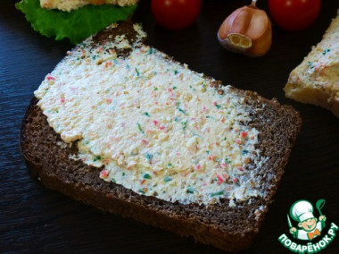 Бутерброды с крабовыми палочками и сыром