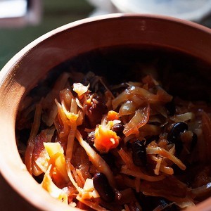 Капуста с фасолью, тыквой и свеклой