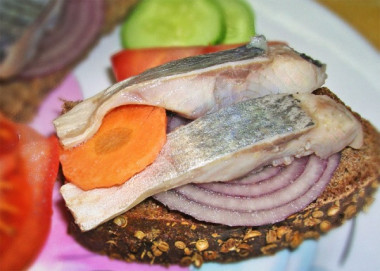 СЕЛЕДОЧКА МАЛОСОЛЬНАЯ  