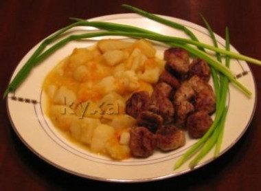 Мясные тефтели по-шведски