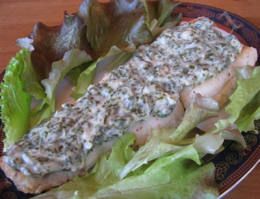 Рыба под щавелевым соусом