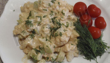 Цветная капуста и кабачки в сметанно-томатном соусе