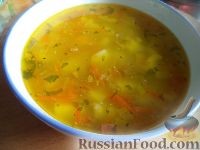 Суп с галушками и копченой колбасой