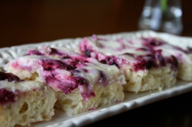 Смородиновый пирог со сметанным кремом