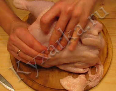 УДАЛЕНИЕ КОСТЕЙ ИЗ КУРИЦЫ ЧЕРЕЗ МЕСТО ПОТРОШЕНИЯ