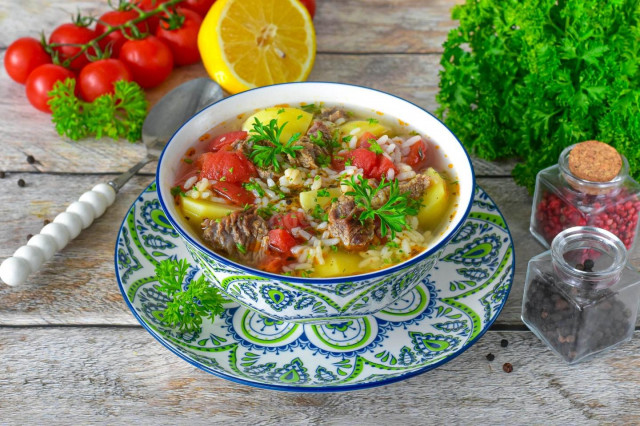 Харчо из говядины с картошкой и помидорами