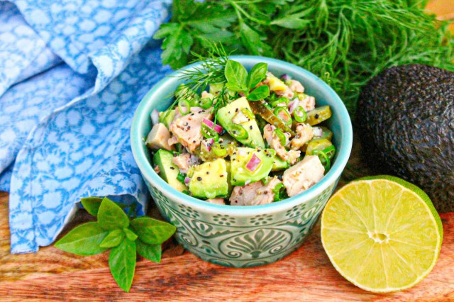 Салат печень трески с авокадо