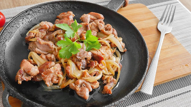 Жареное филе бедра индейки с луком