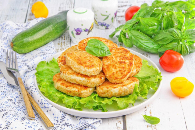 Котлеты из грудки с кабачком