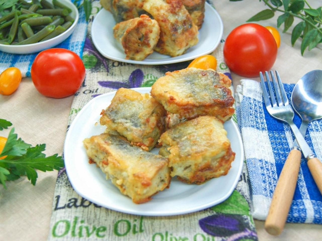 Навага жареная на сковороде