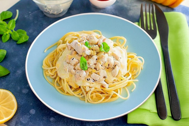 Спагетти с курицей