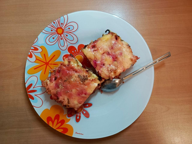 картофельно-свекольная запеканка со свининой