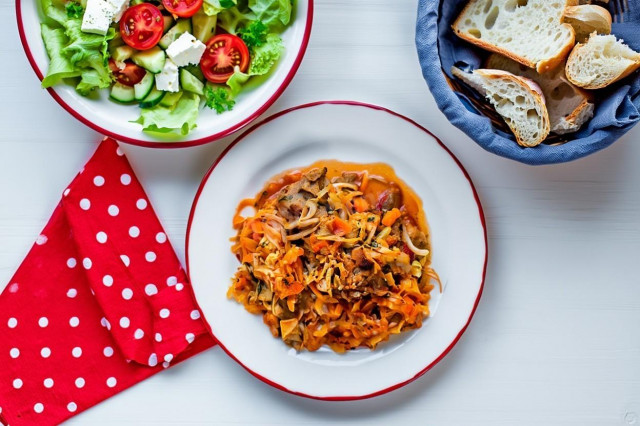 Классический бигус из квашеной капусты