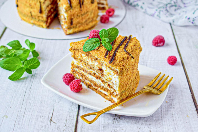 Торт Медовик заварной классический