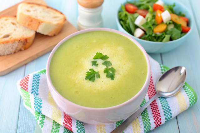 Суп пюре из кабачков с плавленным сыром