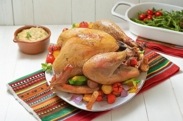 Сочная рождественская индейка запеченная целиком