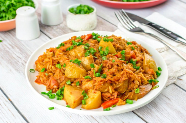 Рагу с капустой в духовке