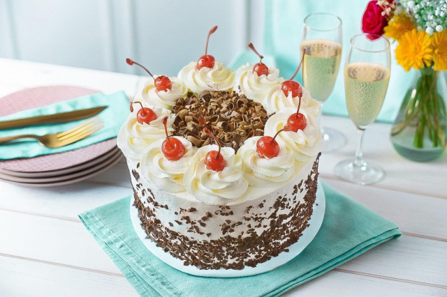 Торт Черный лес классический с вишней Шварцвальд