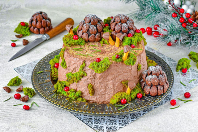 Торт Пенек с шишками