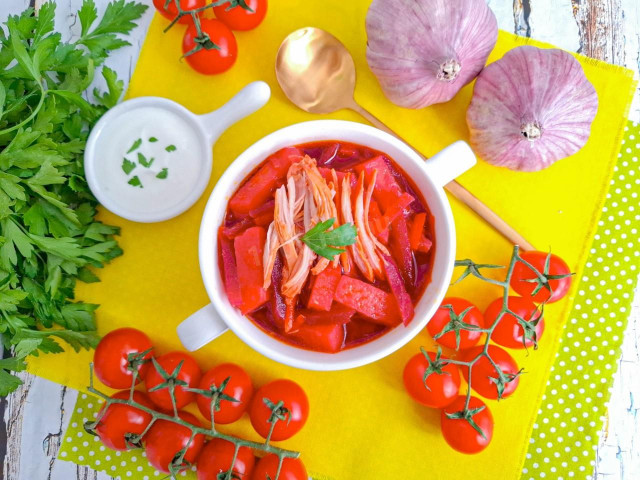 Борщ со свеклой и курицей