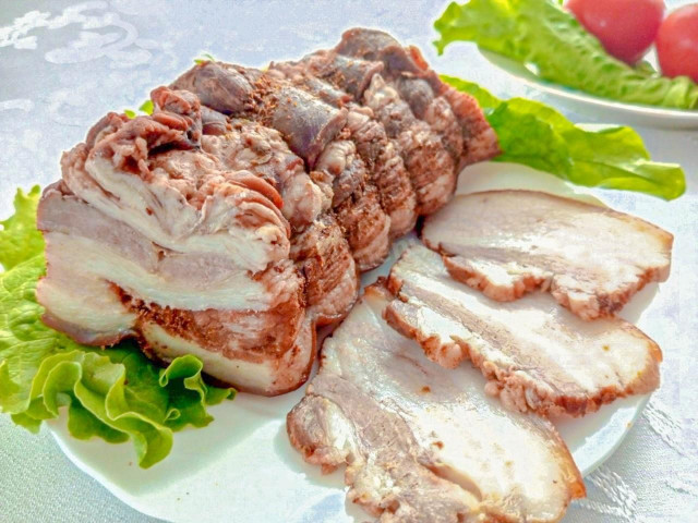 Подчеревок вареный в луковой шелухе