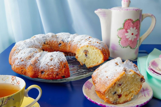 Классический кекс с изюмом