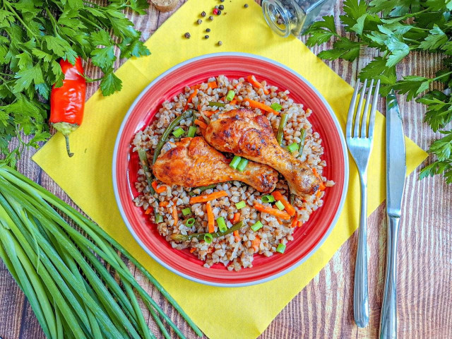 Куриные ножки с гречкой в духовке