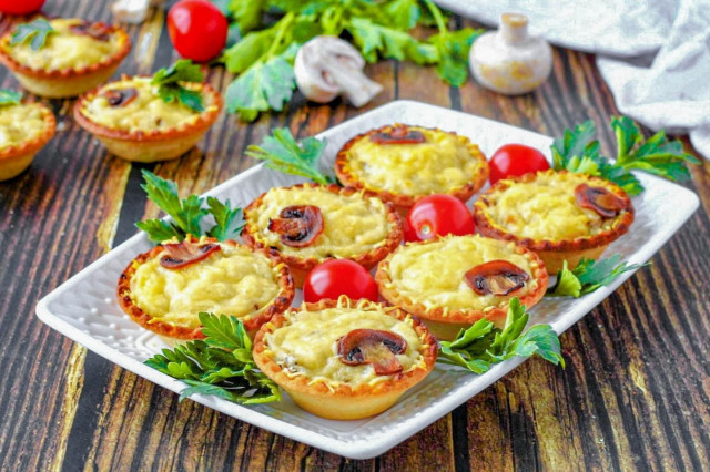 Жульен с грибами в тарталетках в духовке