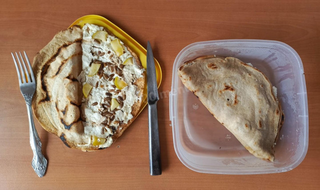 овсяный блин с творогом и яблоком