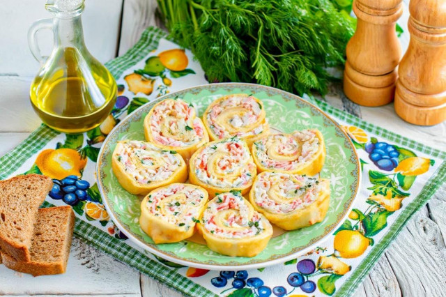Рулеты с крабовыми палочками майонезом сыром и чесноком