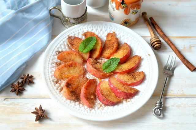 Яблоки на сковороде жареные