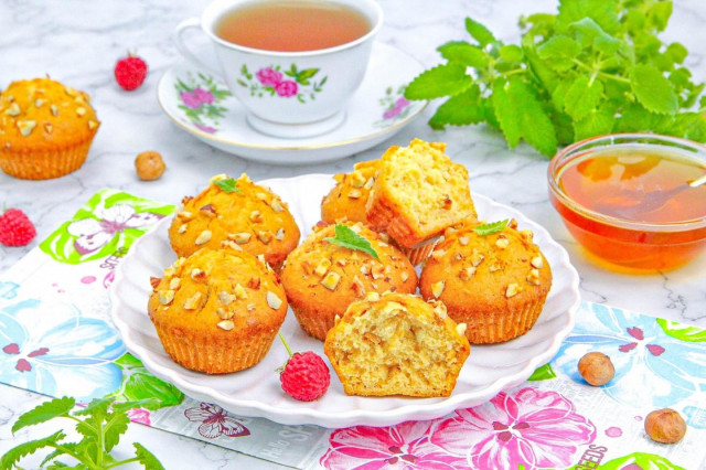 Медовые кексы в духовке с орехами