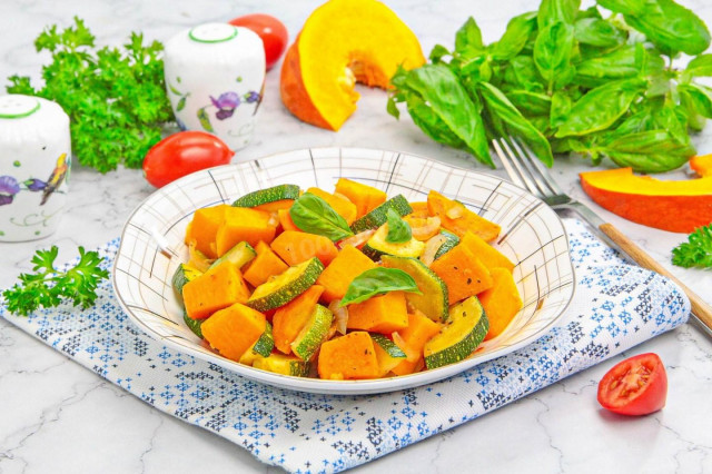 Овощное рагу с тыквой и кабачками