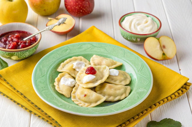 Вареники с яблоком и корицей нежные и ароматные