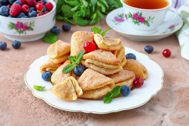 Творожное печенье ушки с сахаром