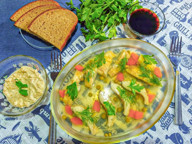 Заливное из щуки
