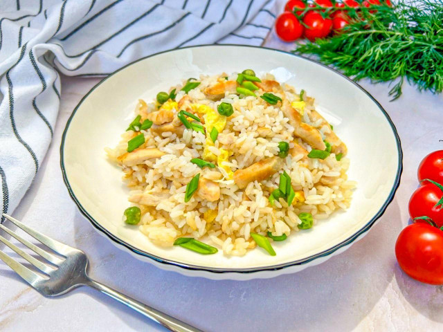Жареный рис с овощами по китайски