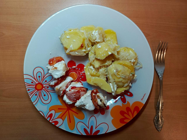 картофель с куриным шашлыком