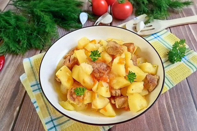 Картошка со свининой в мультиварке