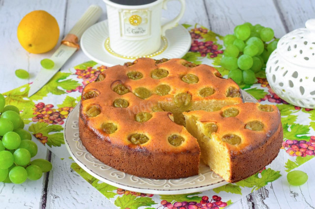 Пирог с виноградом