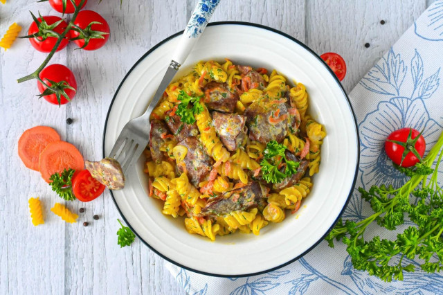 Куриная печень с макаронами