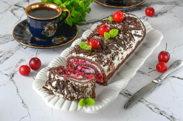 Рулет с вишней