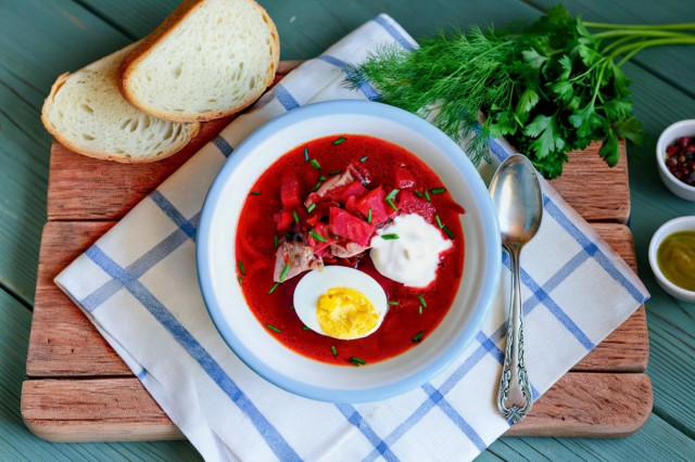 Свекольник с курицей