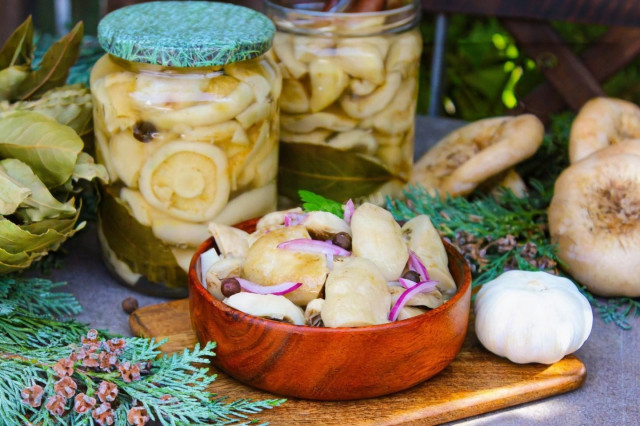Маринованные грузди в банках горячим способом