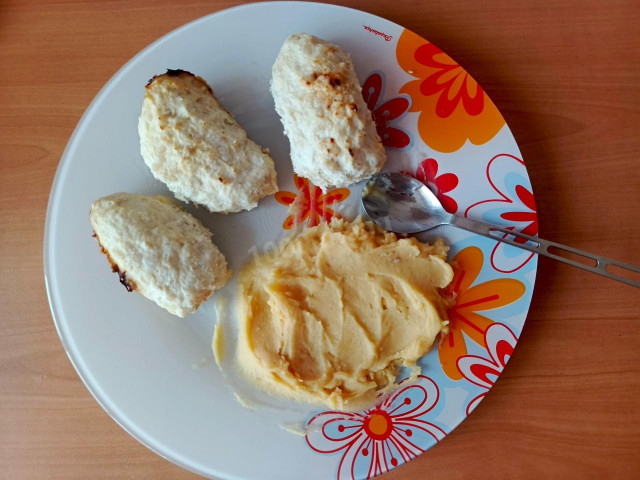 гороховое пюре и тефтеля с рисом и капустой