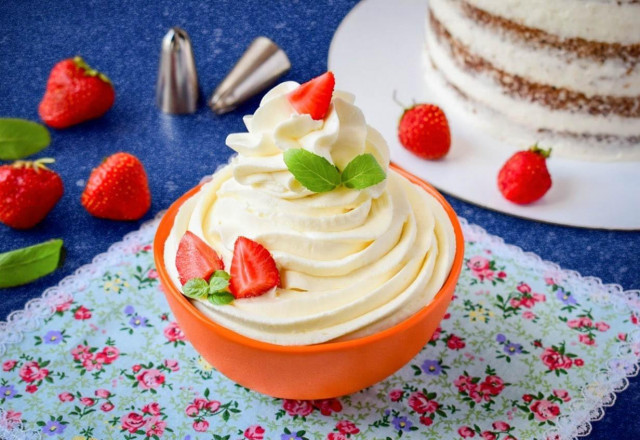 Сливки и творожный сыр крем для торта