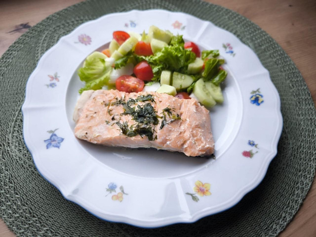 Лосось запеченный в фольге в духовке