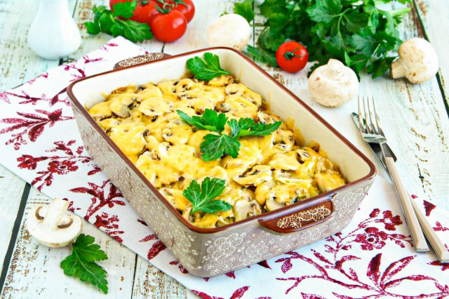 Картошка с сыром и грибами в духовке